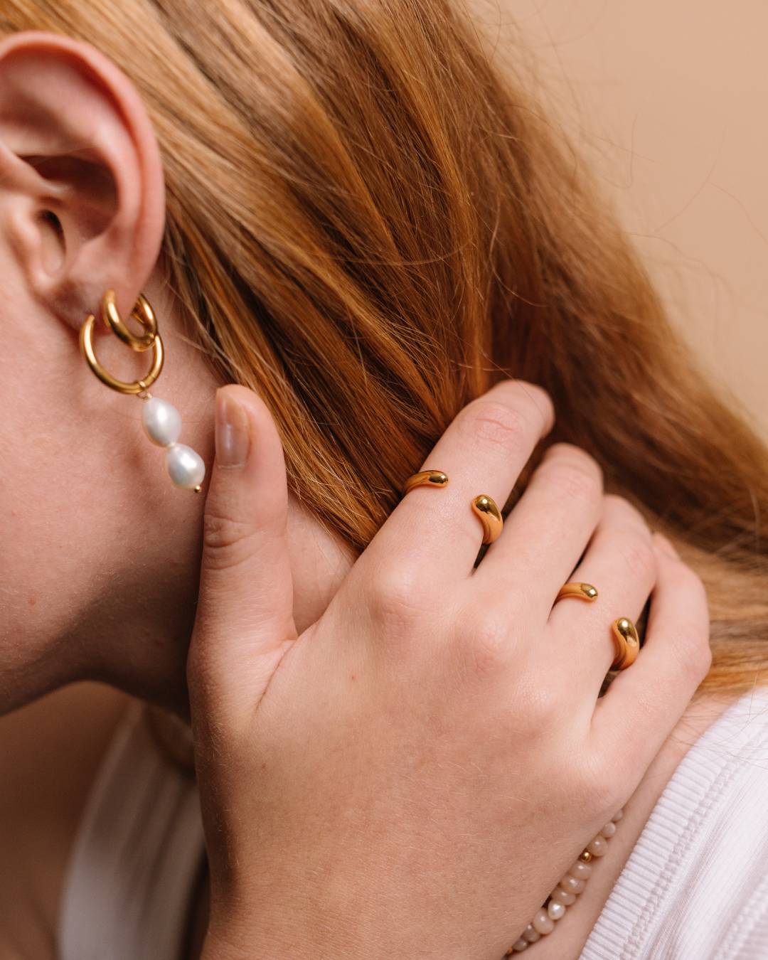 Gold plated waterproof adjustable ring with freshwater pearl hoop earring