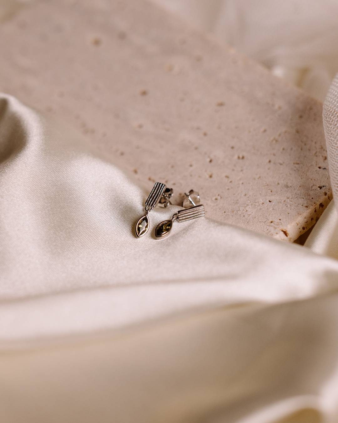 Dainty sterling silver drop earring with zircon