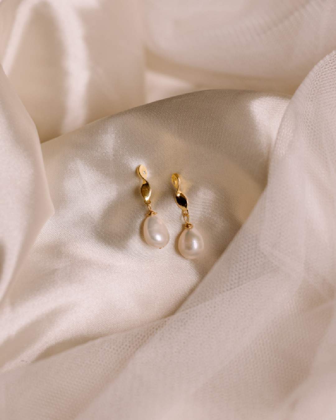 Freshwater pearl gold vermeil drop wedding earring