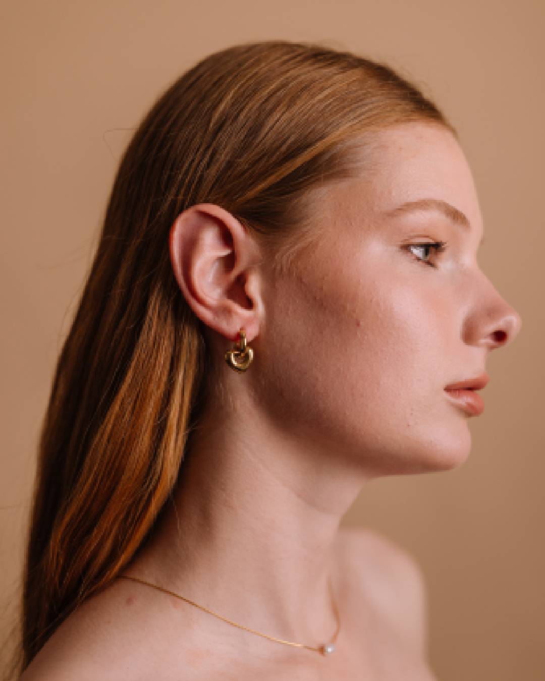 Waterproof gold plated huggie hoop earring with freshwater pearl dainty necklace