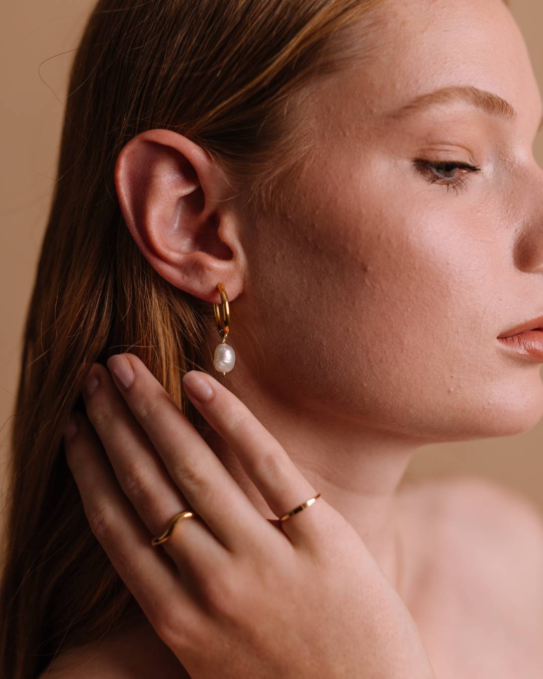 Freshwater pearl gold plated hoop earring with gold plated waterproof ring