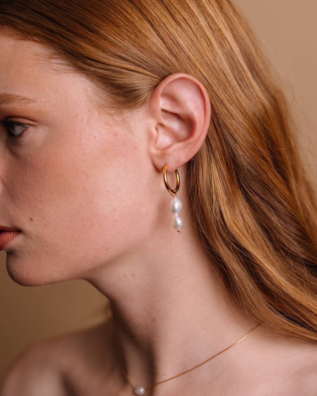 Freshwater pearl gold plated hoop earring with freshwater pearl dainty necklace
