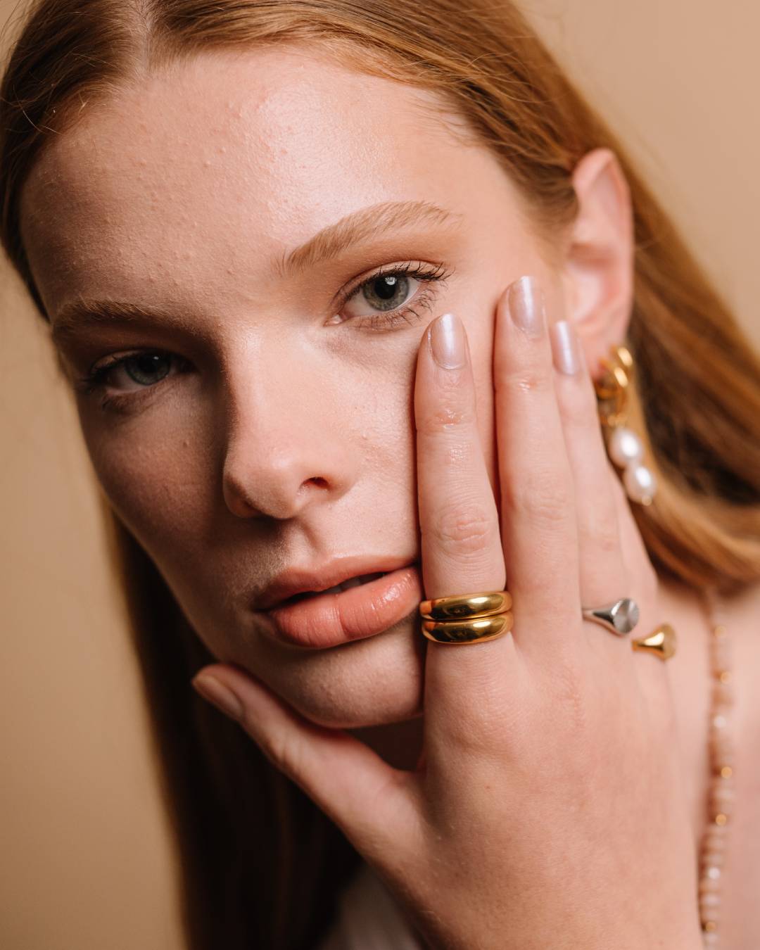 Gold plated waterproof rings with  freshwater pearl hoop earring