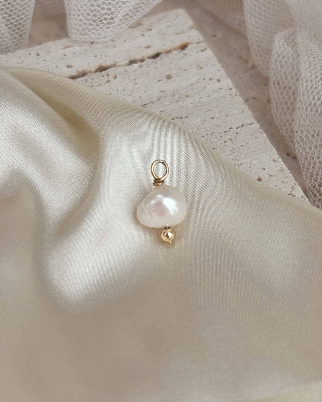 Freshwater pearl jewellery charm for necklace or earring